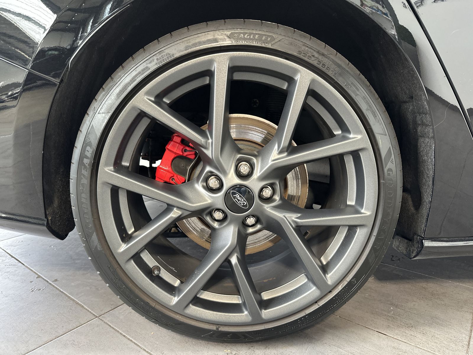 Fahrzeugabbildung Ford Focus Turnier 2.0 EB ST NAV+LED+ACC+AHK+KAM+19ZO