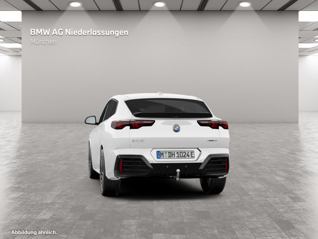 BMW iX2 - Bild 8