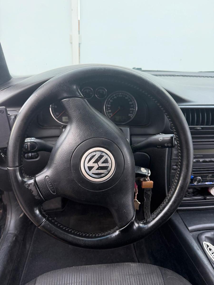 Volkswagen Passat 2004 — photo 10