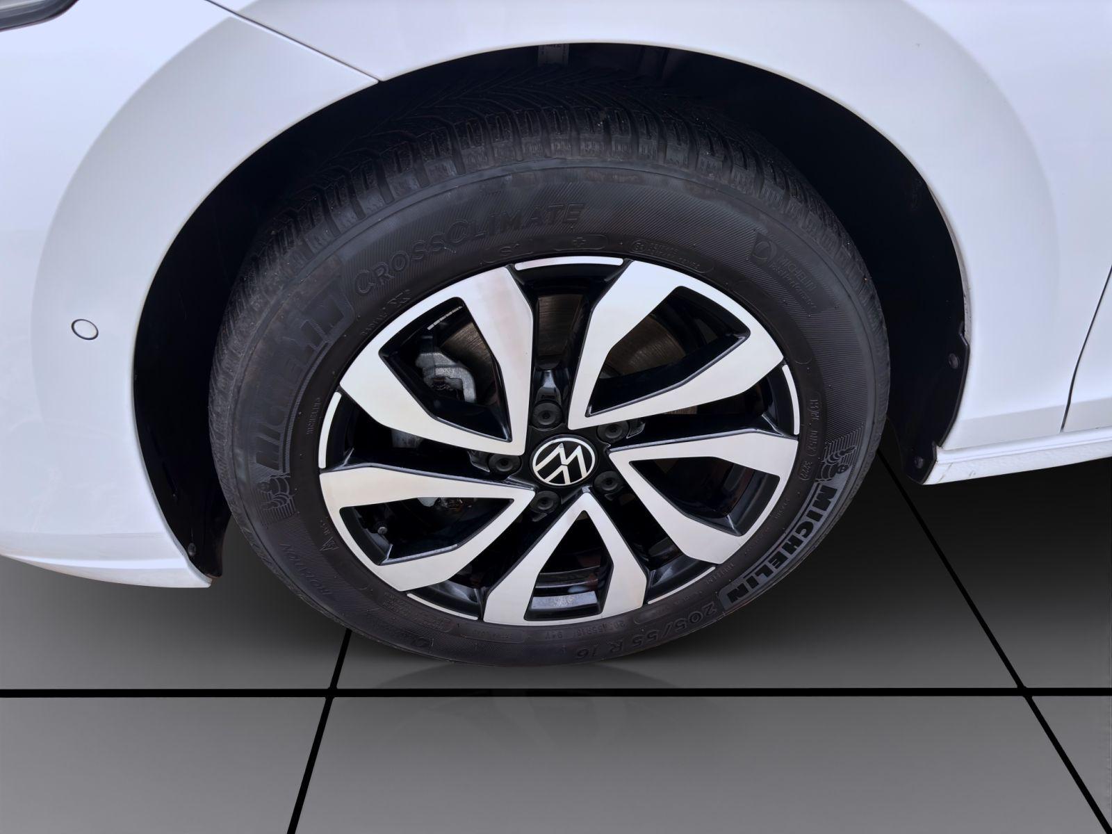 Volkswagen Golf 1.5 TSI ACTIVE STDHZG NAVI KAMERA HuD