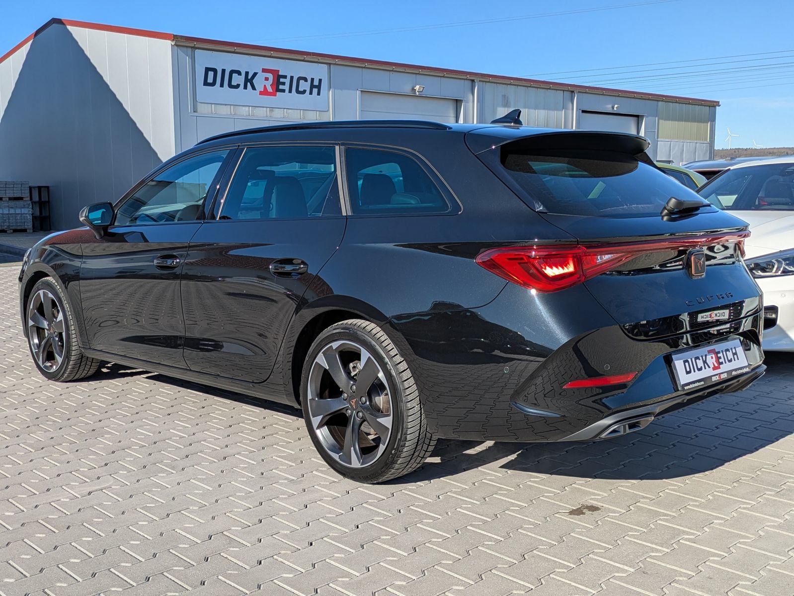 Fahrzeugabbildung CUPRA Leon 1.5 eTSI DSG MATRIX-LED*ACC*APP*KAMERA*18"