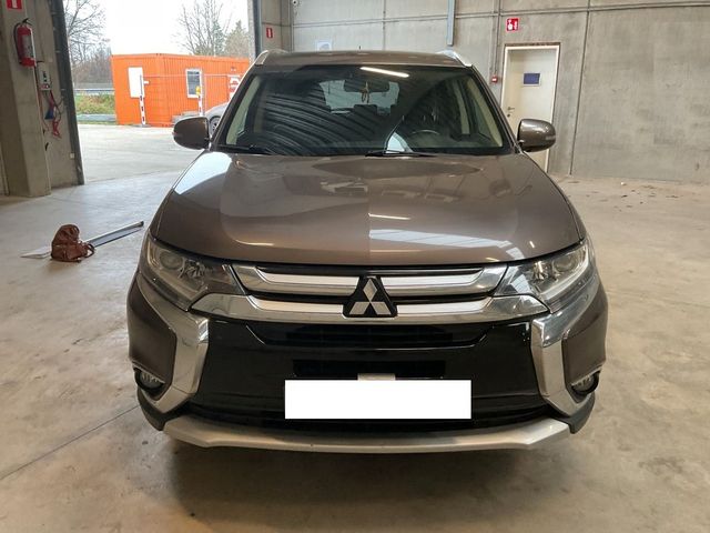 Mitsubishi Outlander  2.0 MIVEC*7 Sitzer*LED*Aut*Navi*Leder