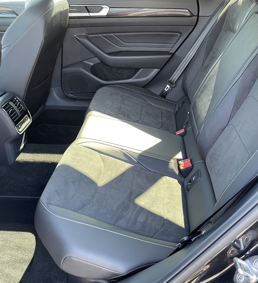 Fahrzeugabbildung Volkswagen Arteon Shooting Brake 2.0 TDI*AHK*Harman Kardon*