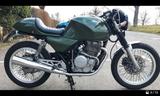 Honda XBR 500, dezent umgebaut  - HONDA XBR500