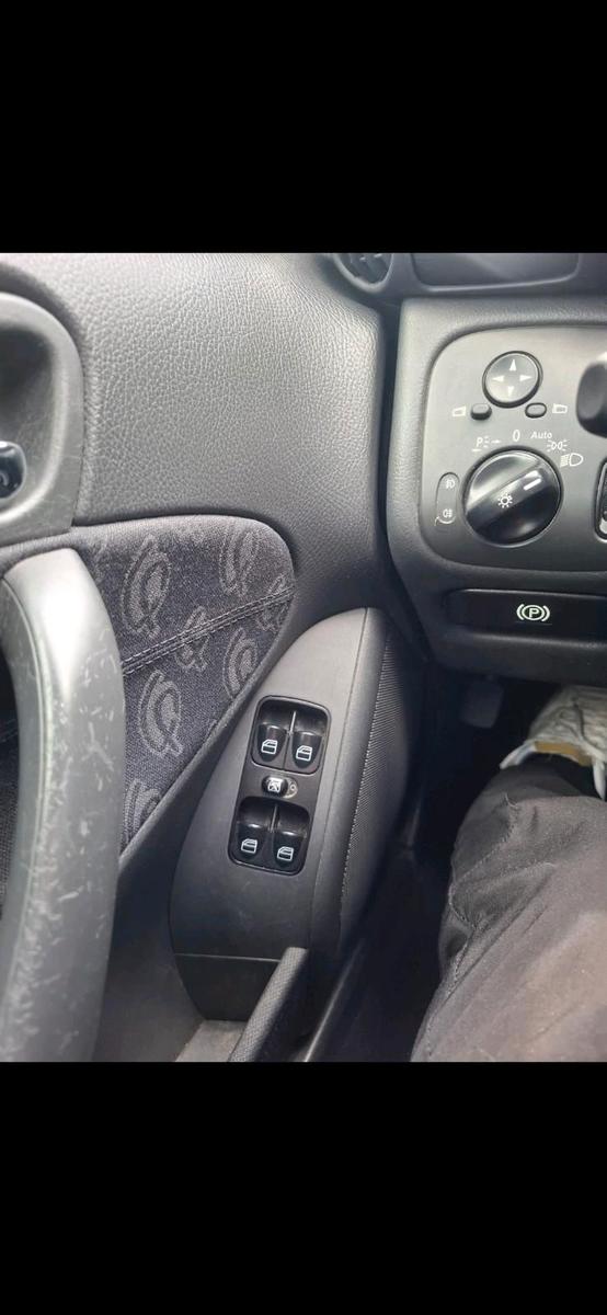 Mercedes-Benz C180 2004 — photo 12