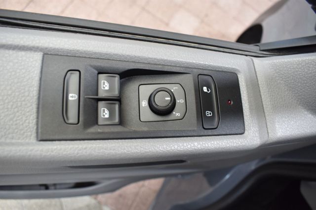 T6.1 Caravelle KR 2.0 TDI TREND 9-SITZ APP+KLIMA