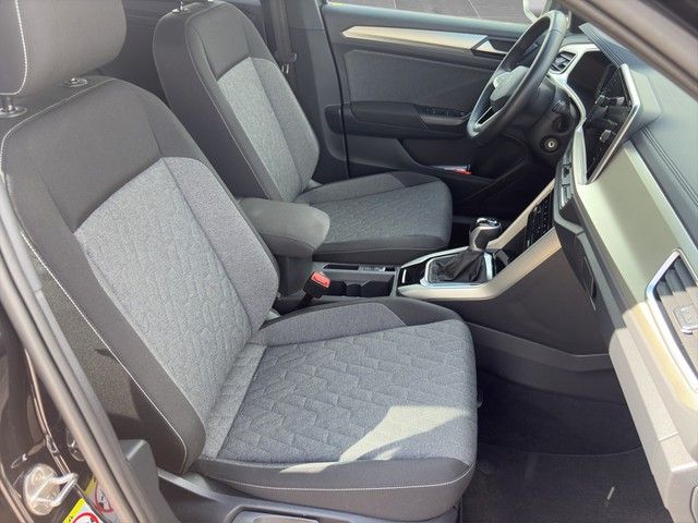 Fahrzeugabbildung Volkswagen T-Roc Move 1.5 TSI 110 kW *Navi*