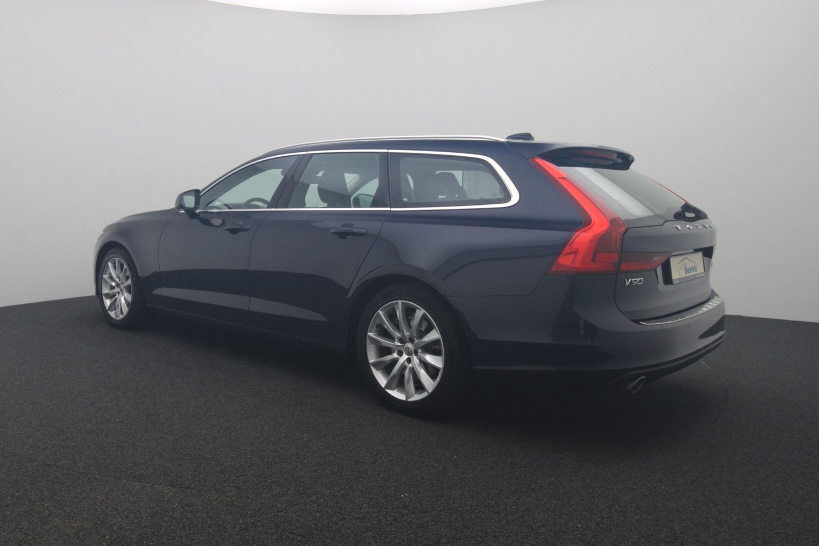 Fahrzeugabbildung Volvo V90 D4 2.0 Kombi Momentum ACC  LED KAMERA