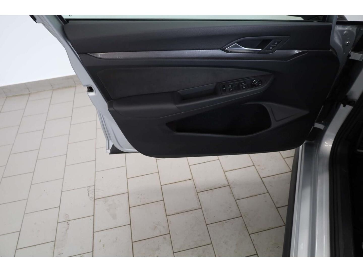 Volkswagen Golf GTI 2.0 TSI DSG AHK/Matrix/NAV/RFK/ACC/SH, миниатюра 14
