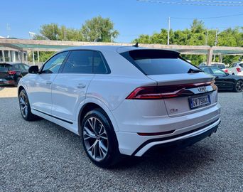 Audi Q8 - 4