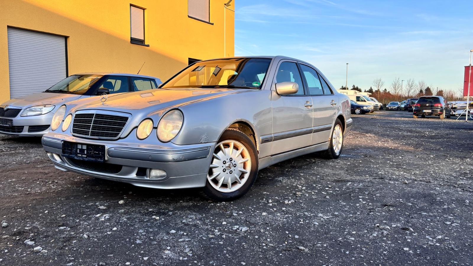 Mercedes-Benz E 240 ELEGANCE