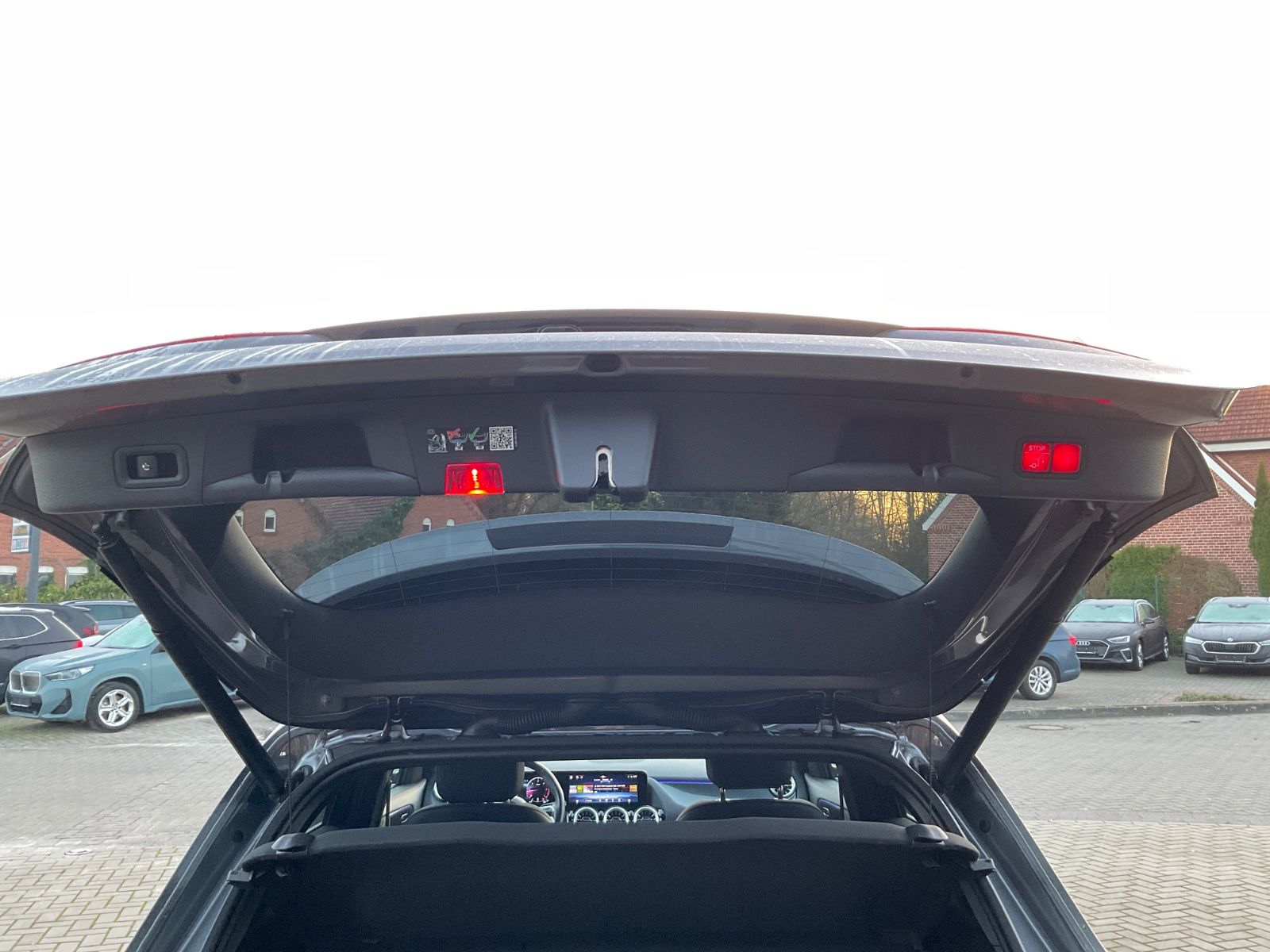 Fahrzeugabbildung Mercedes-Benz GLA 200 d DCT,AMG,AHK,Kamera,Multibeam,Distronic