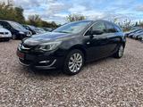 Opel Astra J Sports Tourer Exklusiv 1.6,Scheckheftge. - Opel Astra Exklusiv mit Diesel-Antrieb