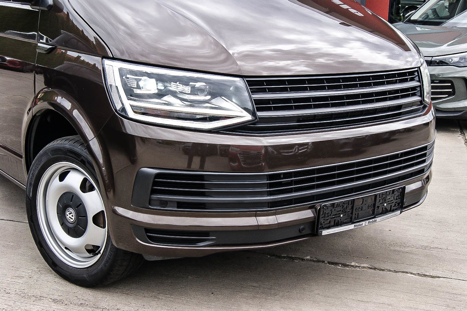 Fahrzeugabbildung Volkswagen T6 Caravelle lang 2.0 TDI DSG 9-Sitze NAVI XENON