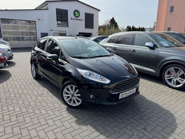 Ford Fiesta Titanium*PDC*4S-REIFEN*KLIMA*1.HAND