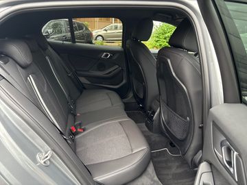 BMW 116i Sport Line DAB LED WLAN Tempomat Klimaaut.