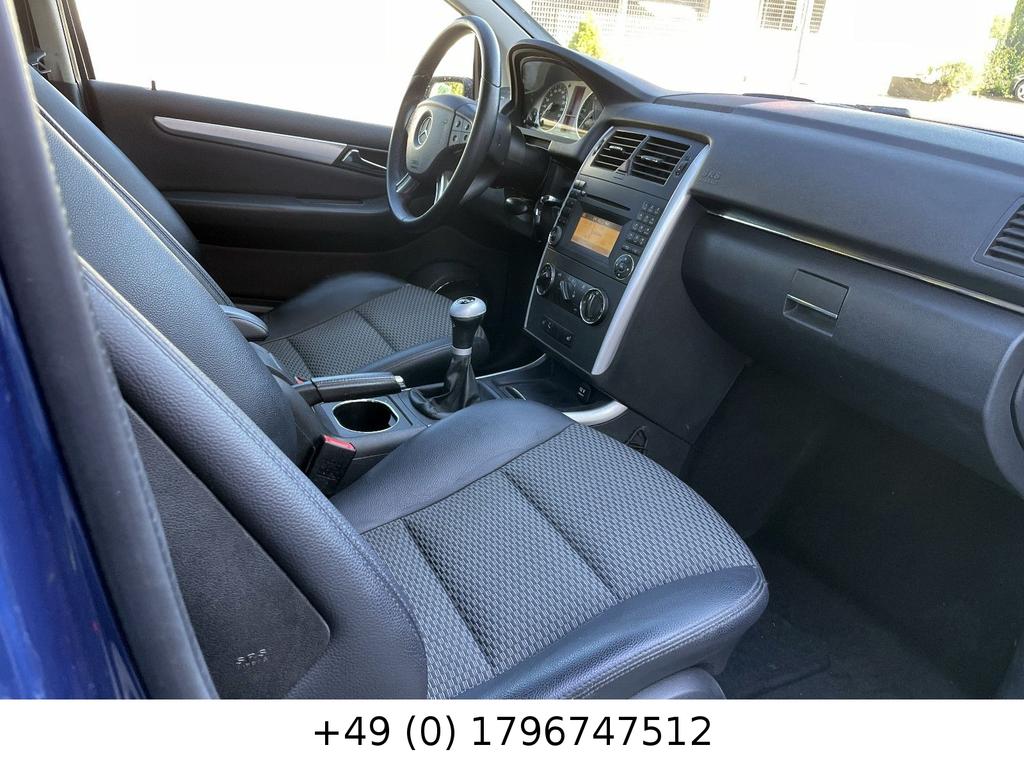 Mercedes-Benz B 180