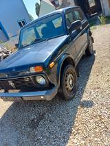 Lada Niva 1.7i 4x4 - - gebrauchte Lada Niva aus dem Jahr 2012