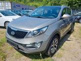 Kia Sportage Vision 2WD AUTOMATIK*XENON*SHZ*AHK*CAM - Kia Sportage mit Benzin-Antrieb: Automatik