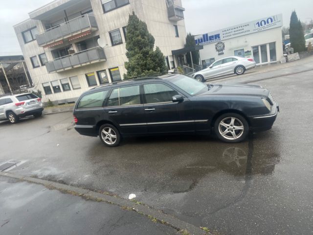 Mercedes-Benz E 200 KOMPRESSOR T CLASSIC