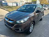 Hyundai ix35 2.0 Style 2WD*Aut*Leder*Navi*R-Cam*AHK*Top*