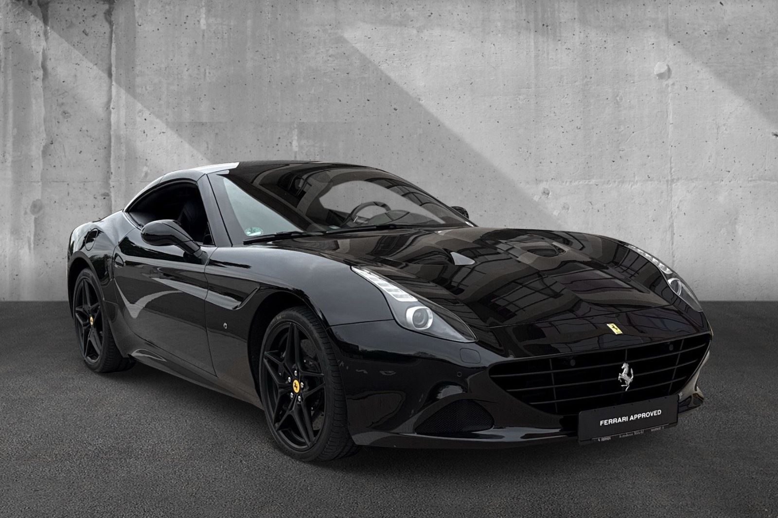 Fahrzeugabbildung Ferrari California T*All Black*