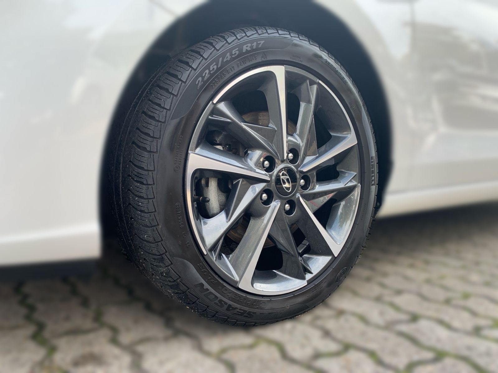 Fahrzeugabbildung Hyundai i30 1.0 T-GDI Connect & Go Navi LED