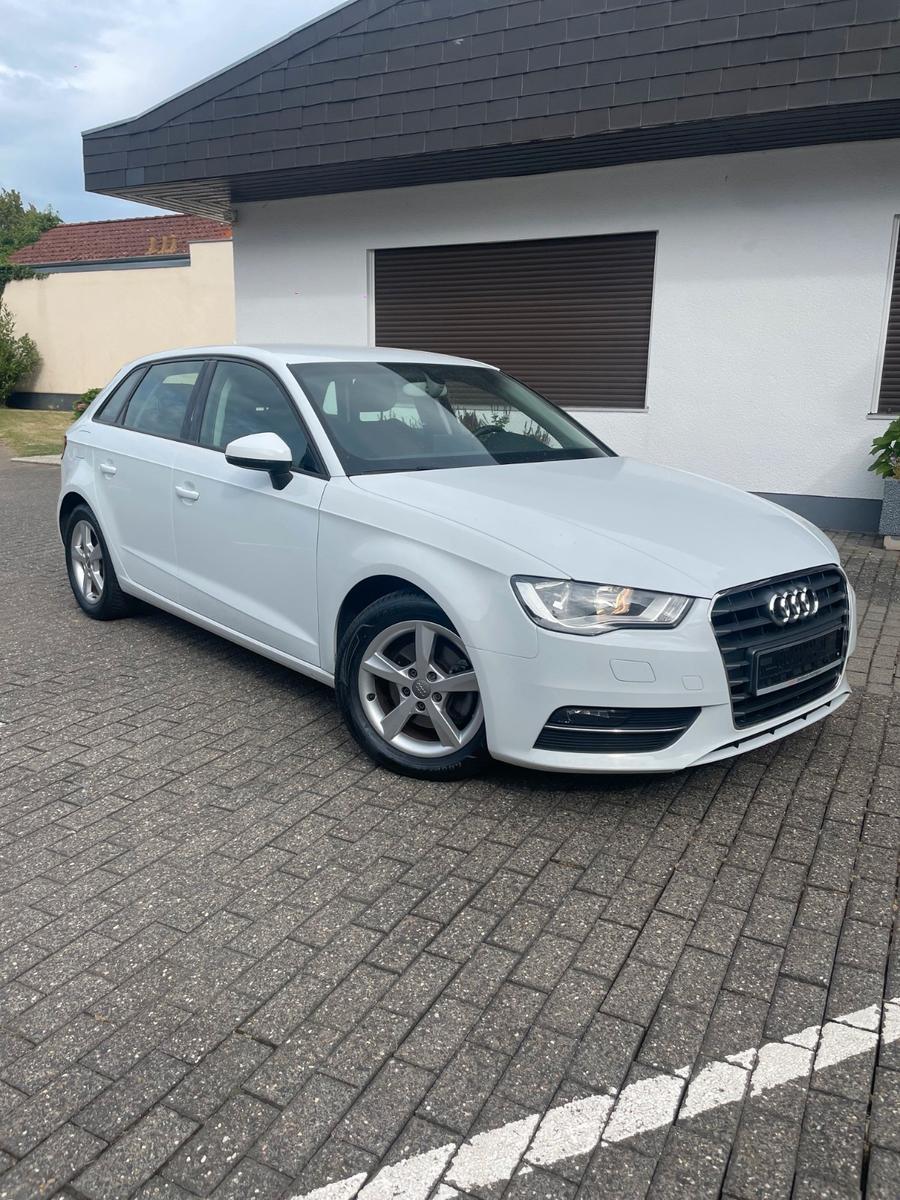Audi A3 Sportback 1,6 TDI S-TRON- Scheckheft bei Audi