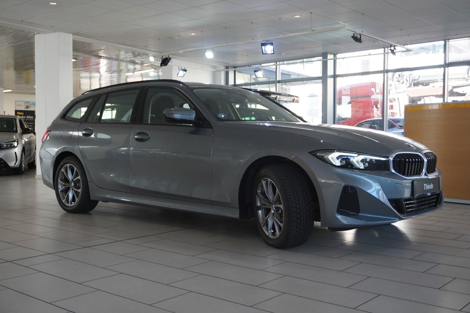 Fahrzeugabbildung BMW 320D TOURING X-DRIVE NAVI/LED/VIRTU./SHZ/DAB+