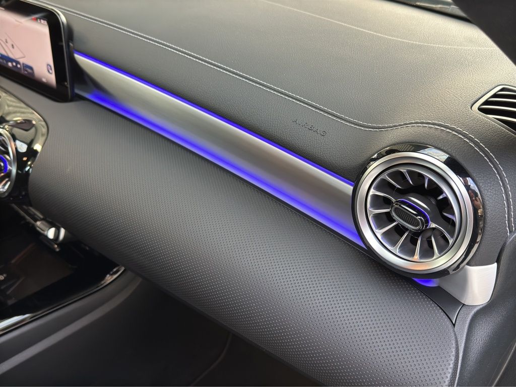 Fahrzeugabbildung Mercedes-Benz CLA 200 Coupé Fernlichtass.*KeyLess*LED*PDC*ACC