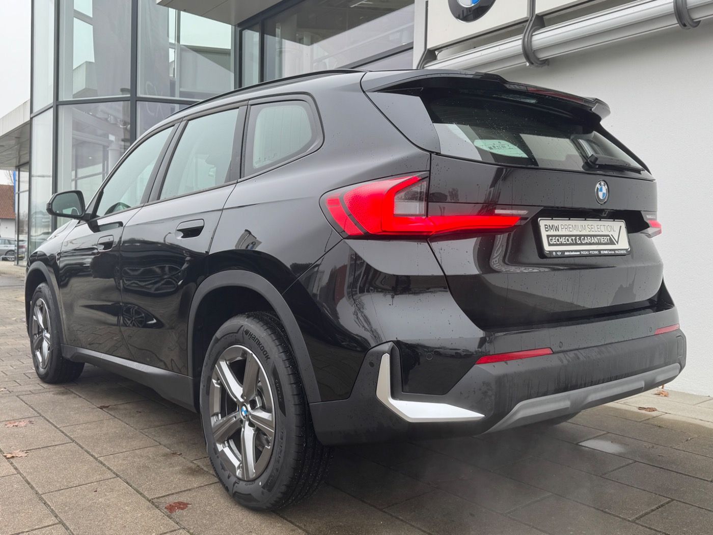 Fahrzeugabbildung BMW X1 sDrive18i AHK/AdaptLED/KomfZug/RFK/DrivAssi