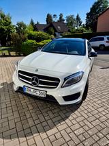 Mercedes-Benz GLA 180 AMG Line AMG Line - SUV & Geländewagen mit Unfallschaden