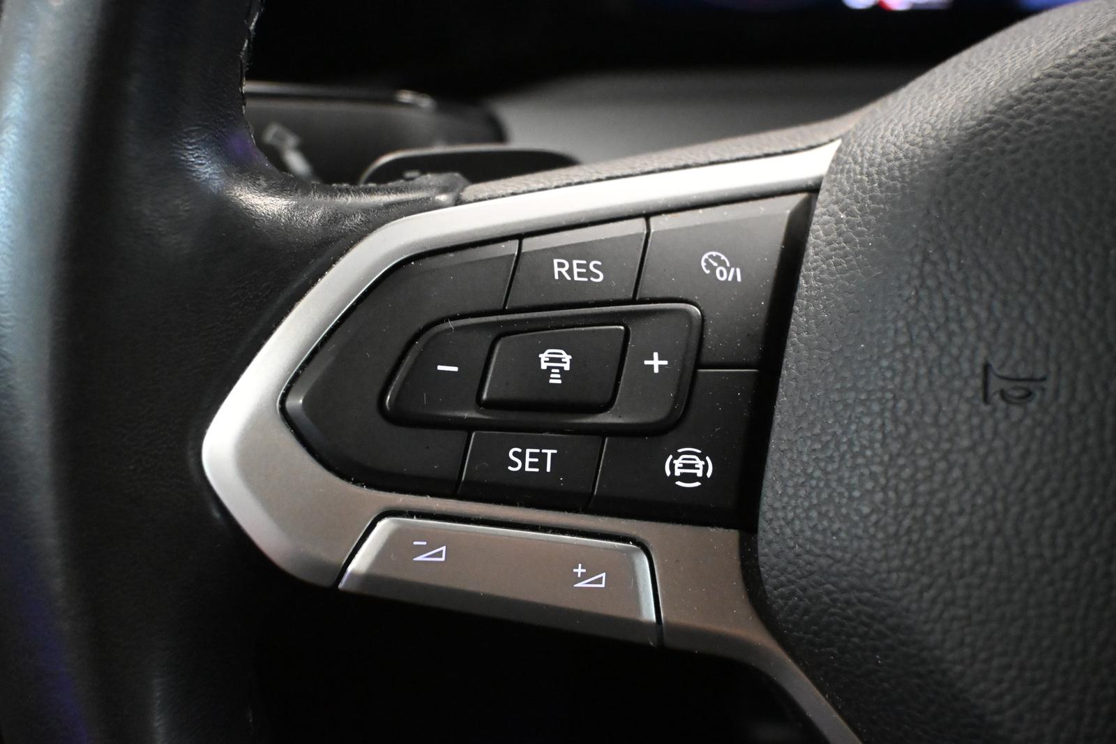 Volkswagen Golf *KAMERA *AHK *ACC *SHZ *LED *CARPLAY, миниатюра 17