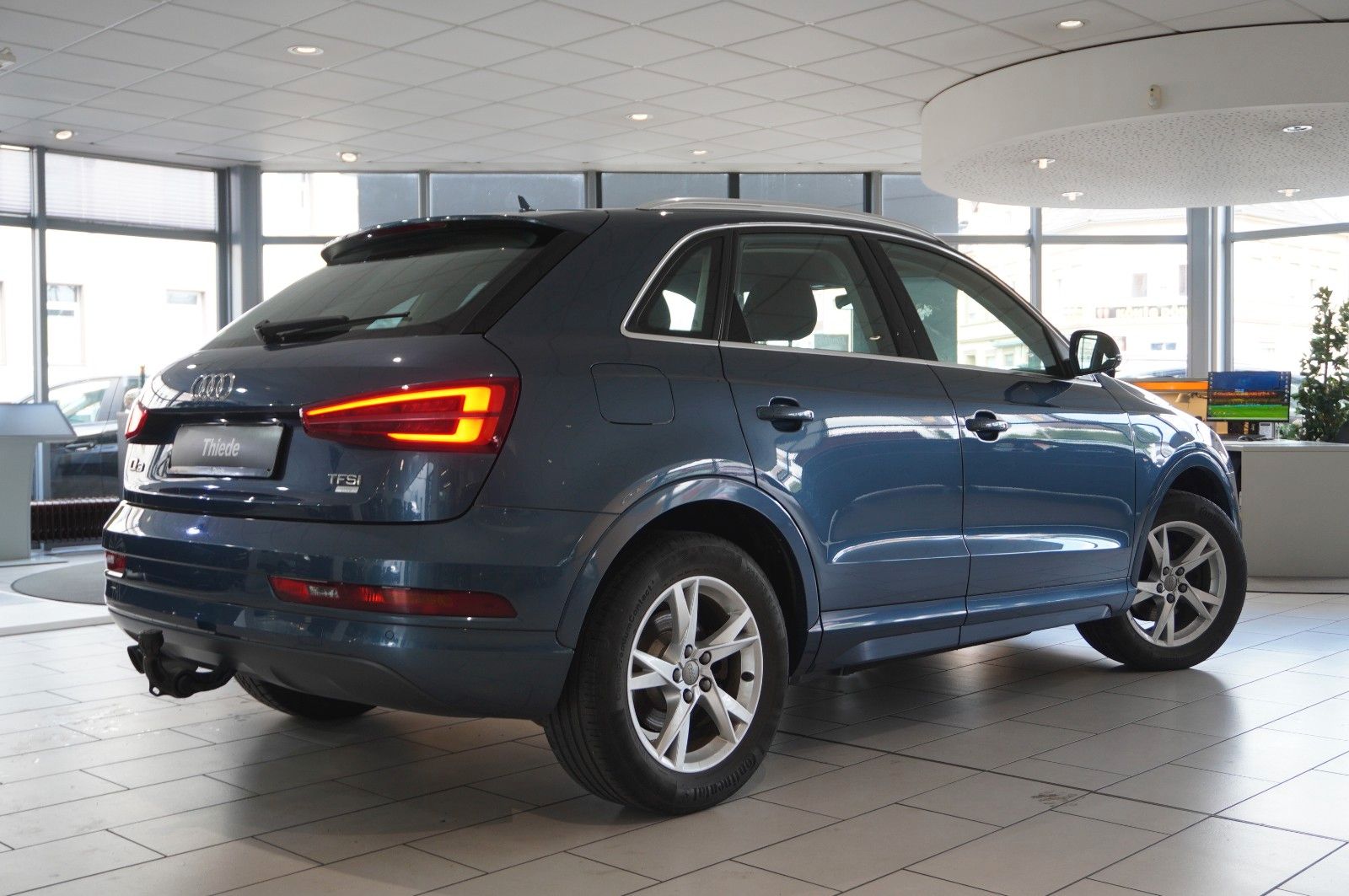 Fahrzeugabbildung Audi Q3 1.4 TFSI ULTRA SPORT NAVI/SHZ/PDC/SPORT/AHK