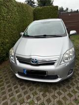 Toyota Auris Hybrid Executive 1,8-l-VVT-i Executive - Toyota Auris aus 2011 mit Hybrid-Antrieb