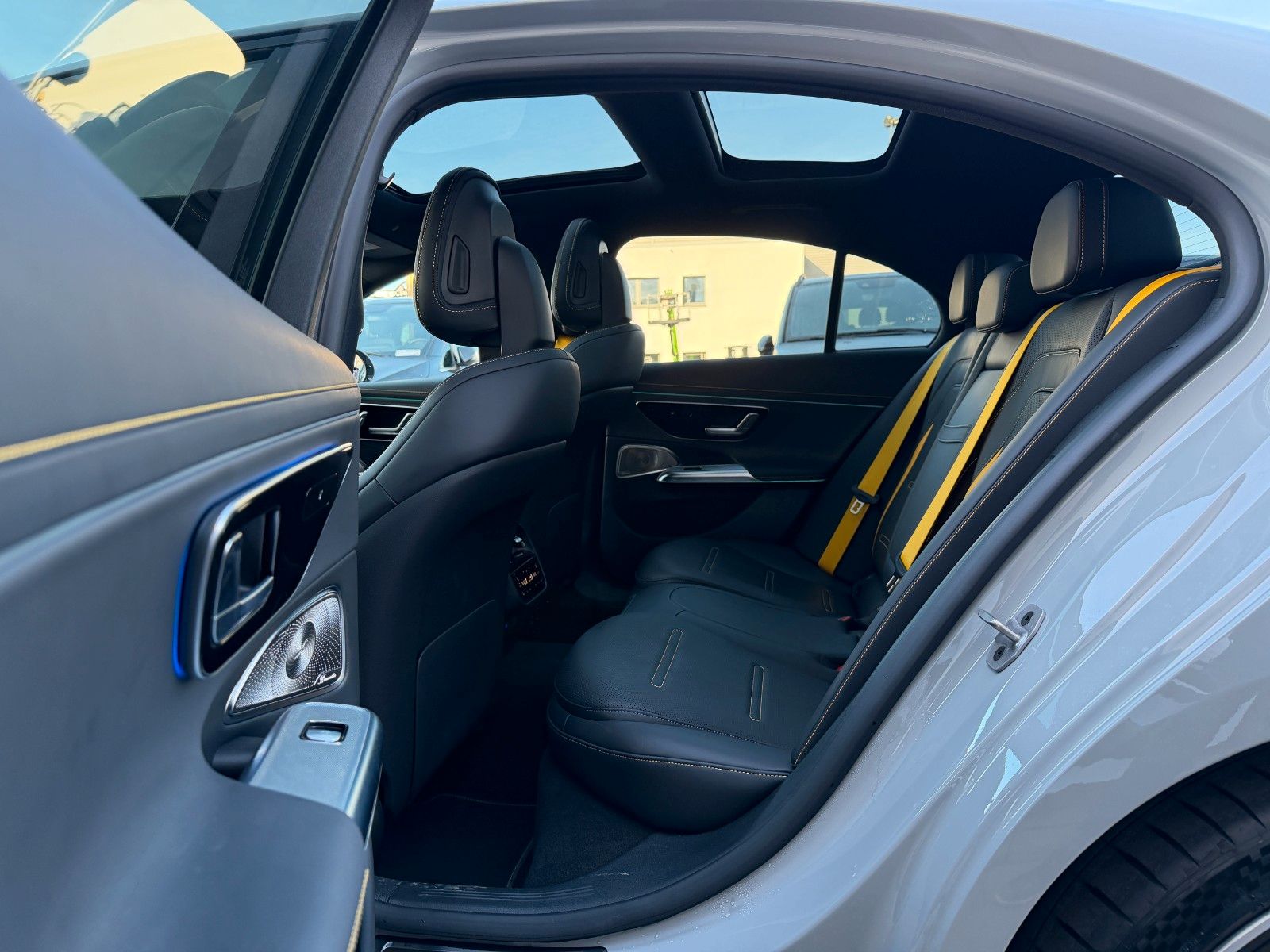 Fahrzeugabbildung Mercedes-Benz E 53 AMG 4M Edition1 PremiumPlus+Carbon+21"+Voll