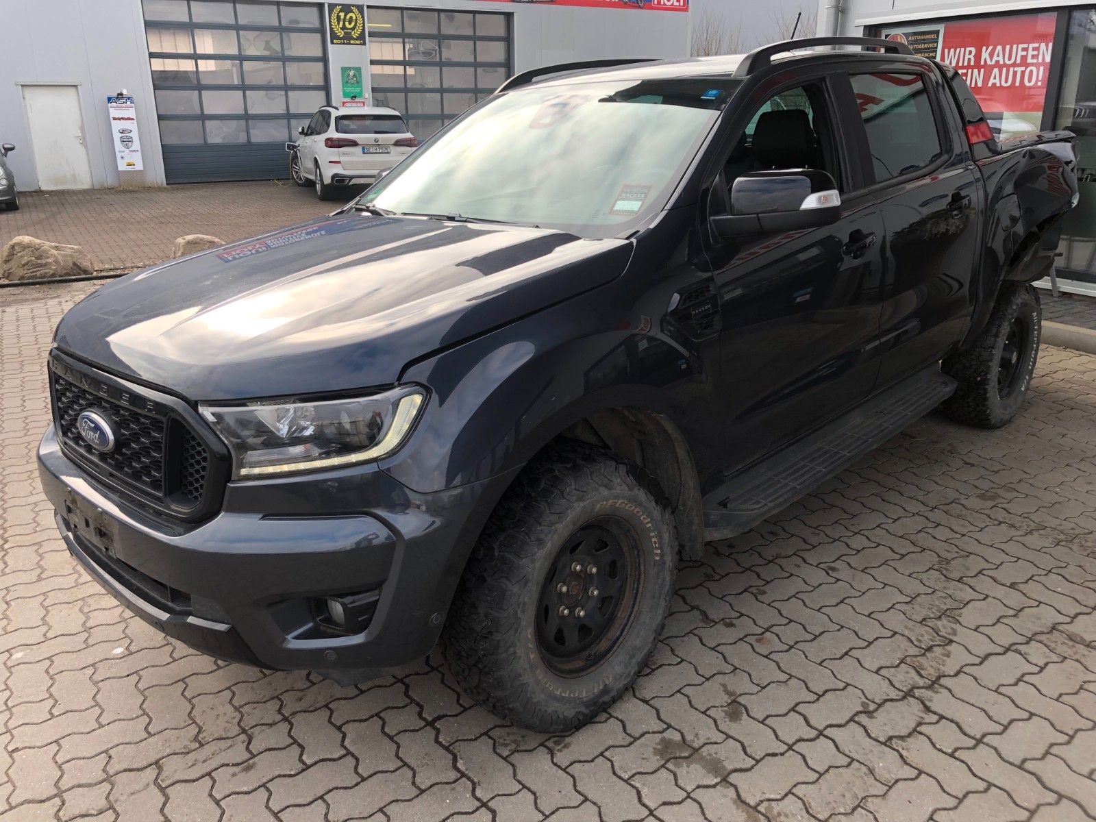 Fahrzeugabbildung Ford Ranger Wildtrak Doppelkabine 4x4 Unfall