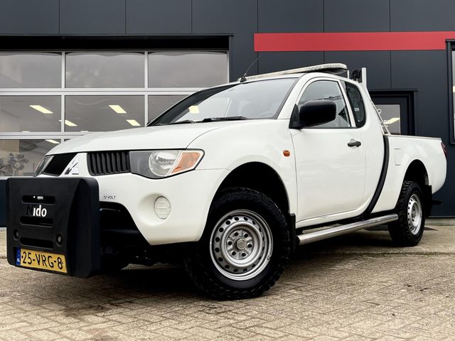 Mitsubishi L200 2.5 DI-D Club Cab Invite