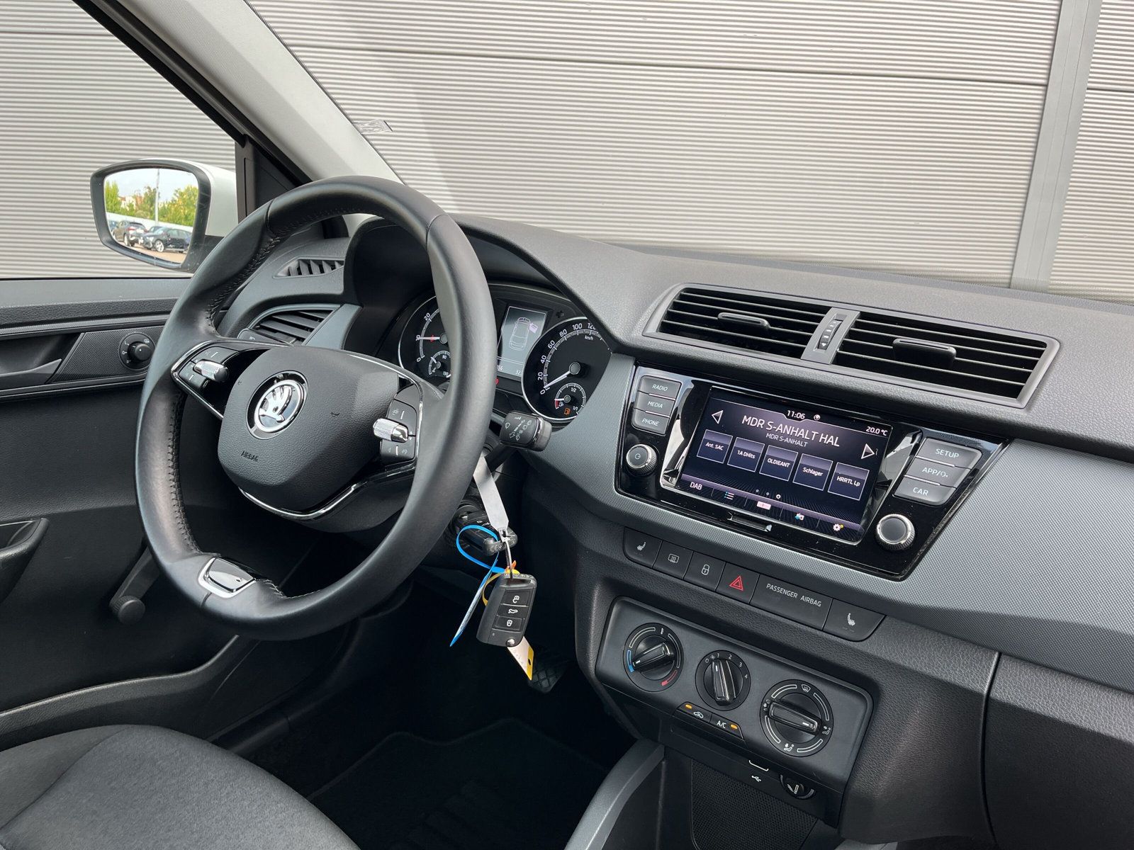 Fahrzeugabbildung SKODA Fabia 1.0 MPI Klima DAB Sitzheizung