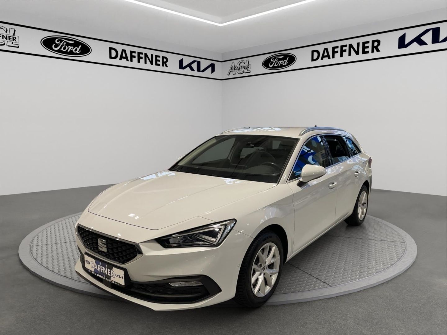 Fahrzeugabbildung SEAT Leon Sportstourer Style 1.5 TSI EU6d