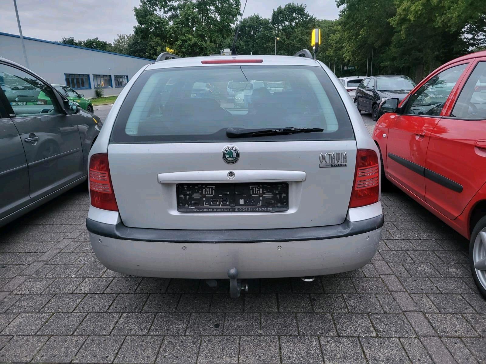Skoda Octavia 2006 — салон