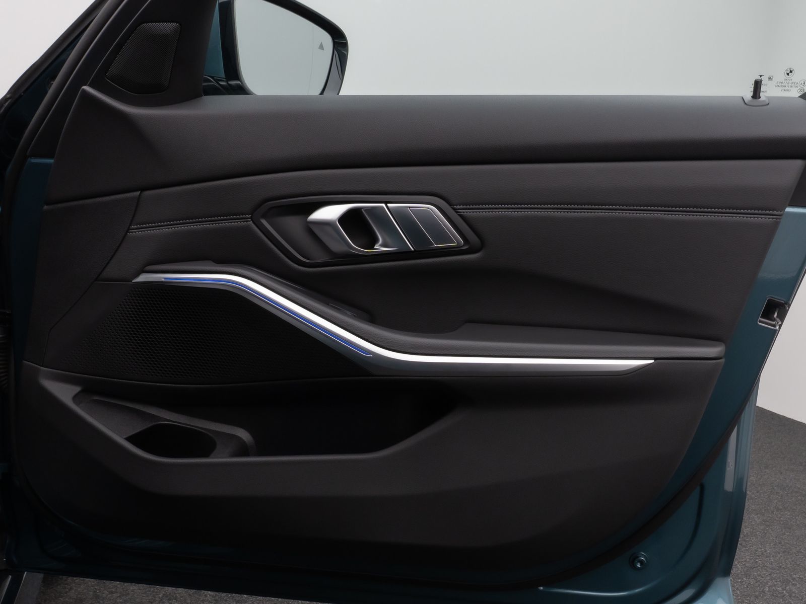 Fahrzeugabbildung BMW 320d Sport Line Kamera Laser HUD DAB HiFi Komfor