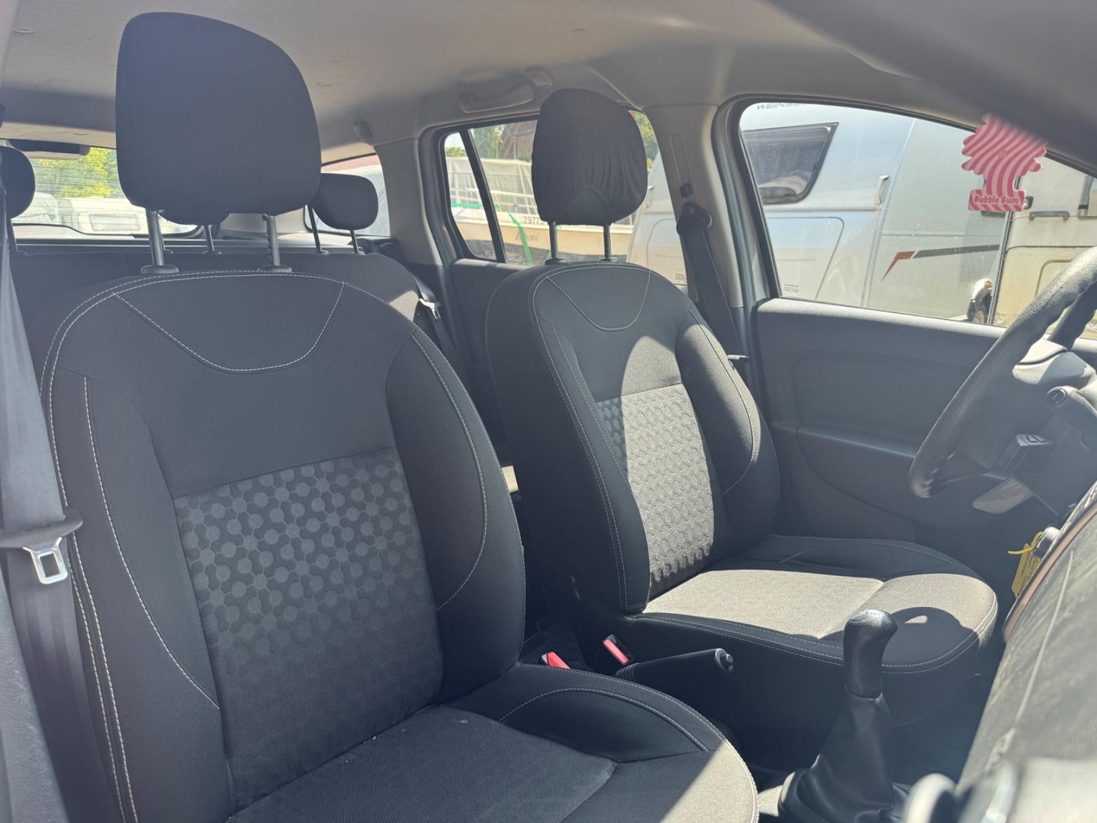Dacia Logan 2015 — photo 15