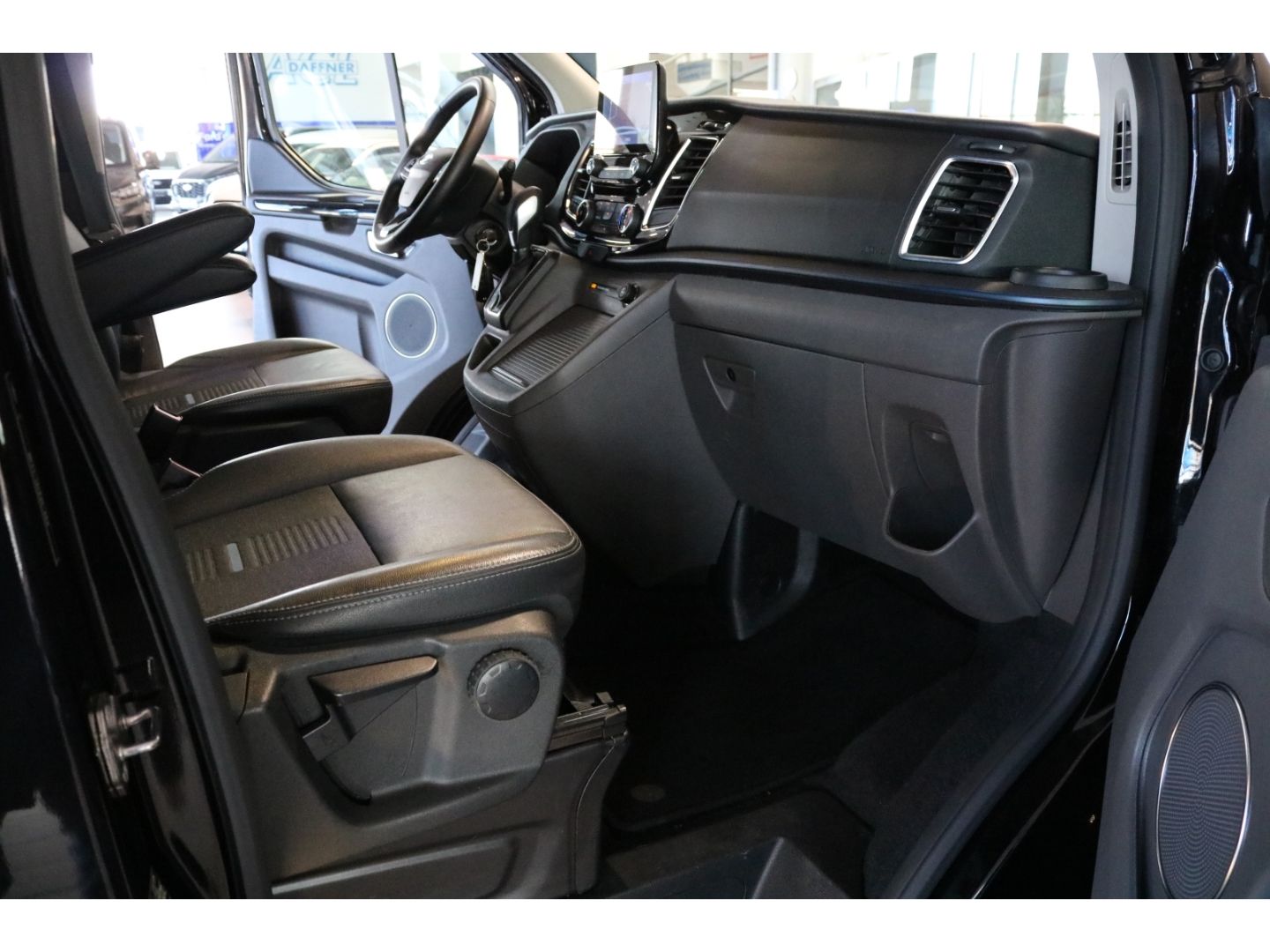 Fahrzeugabbildung Ford Tourneo Custom Active L1 AUTOMATIK Tempomat DAB