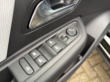 Citroën C4 Max 130 EAT8 Kam.+KeyLess+LED+Navi+SHZ