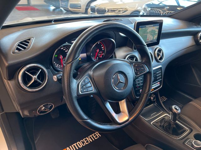 Mercedes-Benz CLA 180 Shooting Brake *NAVI*PDC*TEMPOMAT*