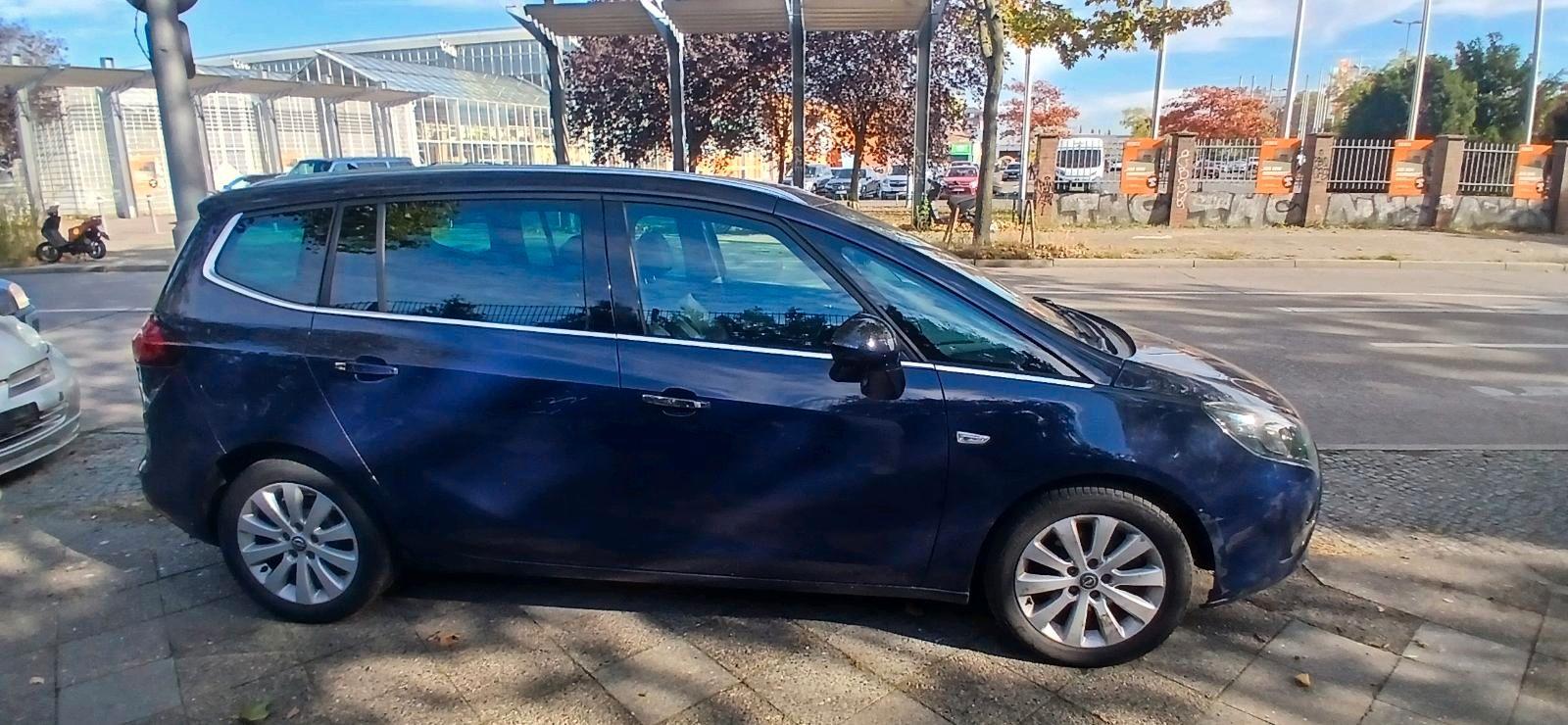Opel Zafira 2012 — photo 5