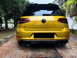 Volkswagen Golf 2.0 TSI DSG 4MOTION R R - Volkswagen: Gold