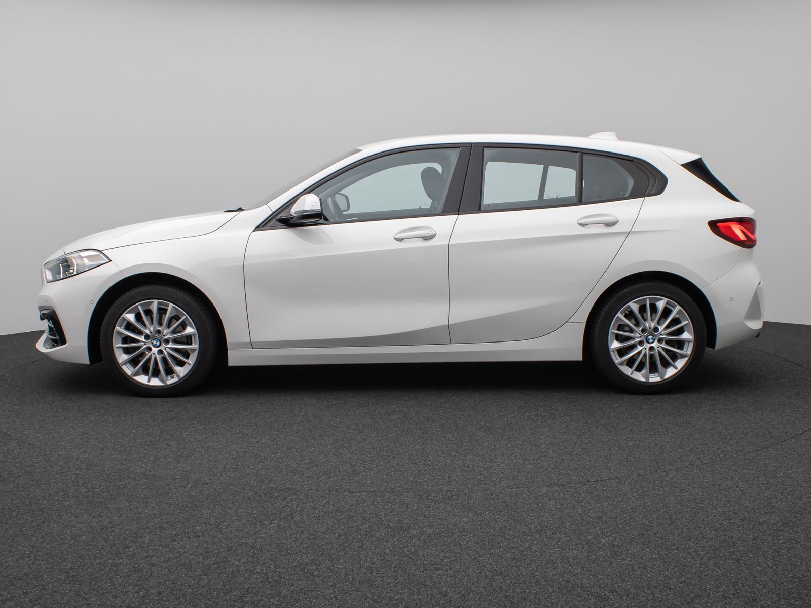 Fahrzeugabbildung BMW 118i SportLine Kamera DAB Lenkrhzg Komfort Alarm
