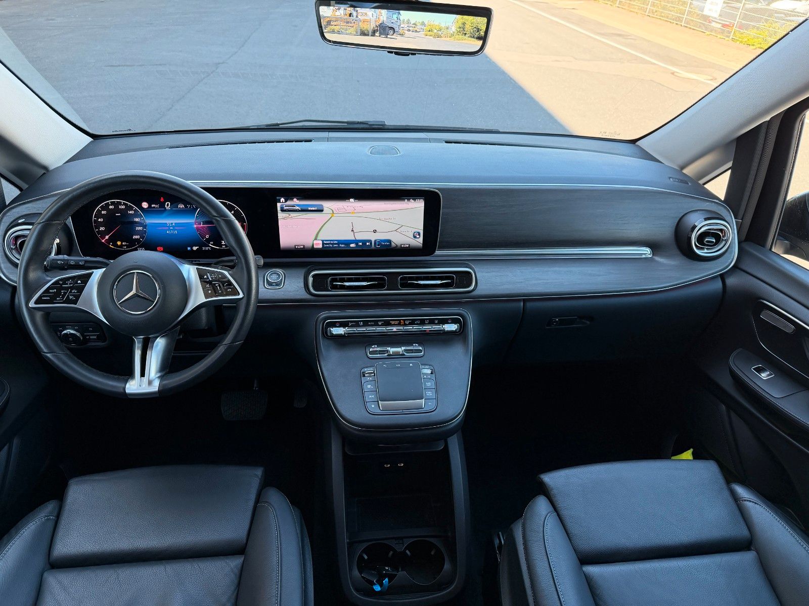 Fahrzeugabbildung Mercedes-Benz V 300 d AVA Extral DISTRONIC Standheiz el Türen